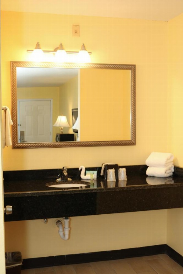 Shining Light Inn & Suites image 20