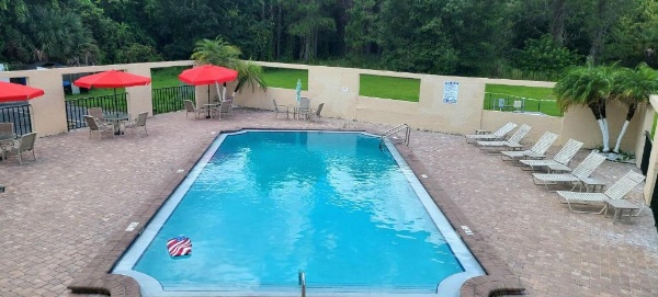 Shining Light Inn & Suites image 27